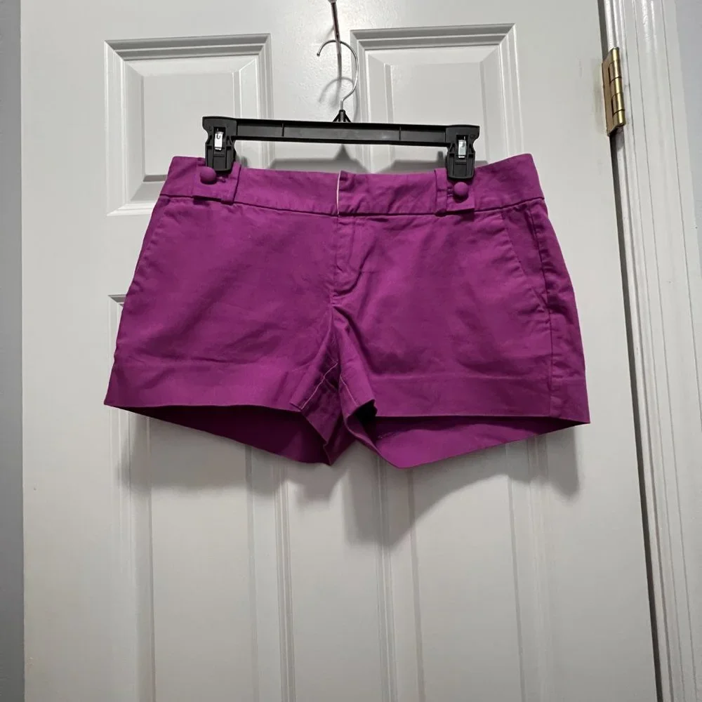 Banana Republic size 6 purple shorts